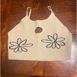 Super cute crop top!